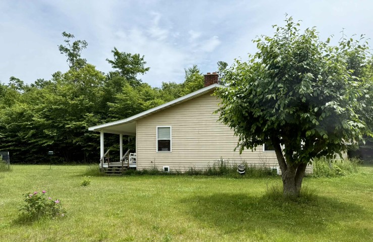 The “OFF GRID” Detwiler Home @ 27535 West Side Rd.