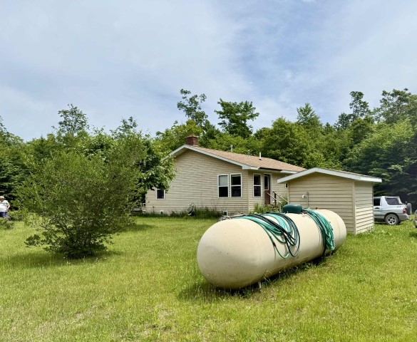 The “OFF GRID” Detwiler Home @ 27535 West Side Rd.