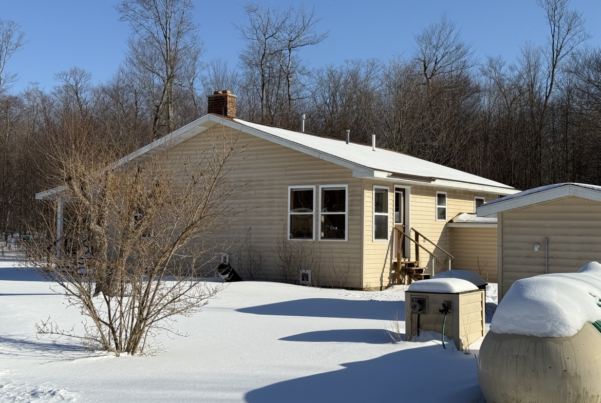 The “OFF GRID” Detwiler Home @ 27535 West Side Rd.