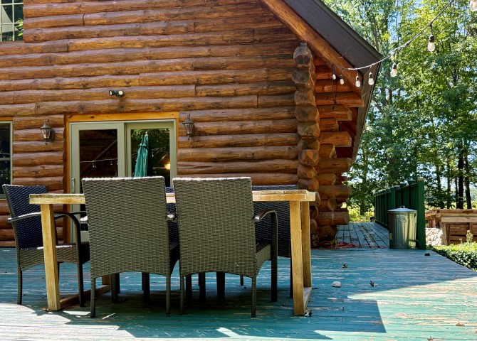The Log Home “Shanoule” – 27715 Paid een Og’s Road
