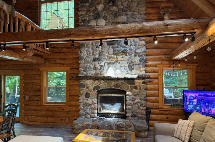 The Log Home “Shanoule” – 27715 Paid een Og’s Road