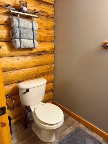 The Log Home “Shanoule” – 27715 Paid een Og’s Road