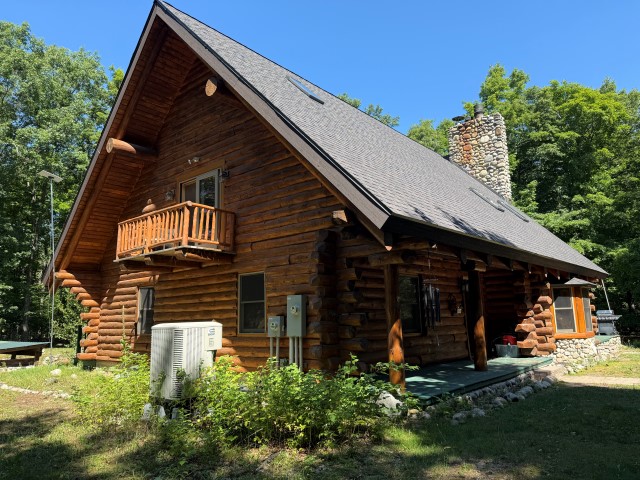 The Log Home “Shanoule” – 27715 Paid een Og’s Road