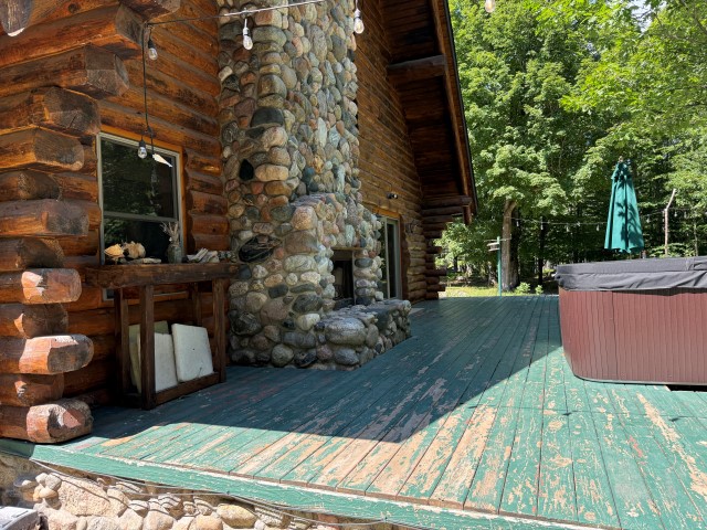 The Log Home “Shanoule” – 27715 Paid een Og’s Road