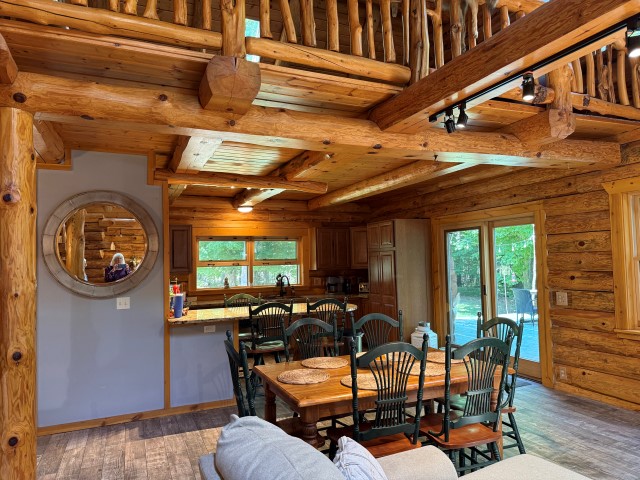 The Log Home “Shanoule” – 27715 Paid een Og’s Road