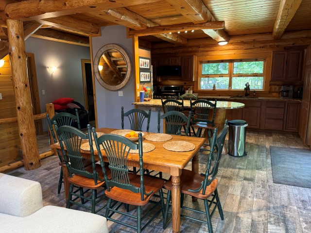 The Log Home “Shanoule” – 27715 Paid een Og’s Road