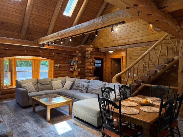 The Log Home “Shanoule” – 27715 Paid een Og’s Road