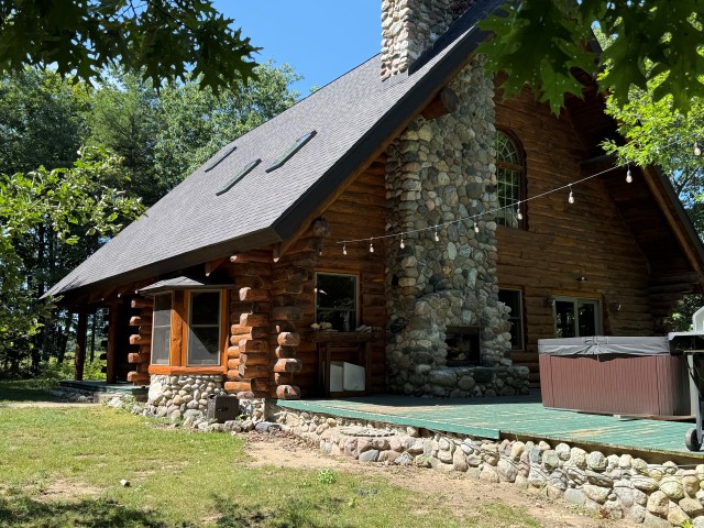 The Log Home “Shanoule” – 27715 Paid een Og’s Road