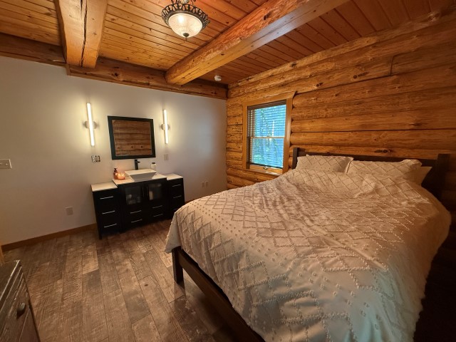 The Log Home “Shanoule” – 27715 Paid een Og’s Road