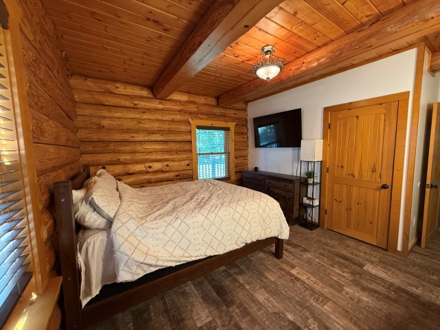 The Log Home “Shanoule” – 27715 Paid een Og’s Road