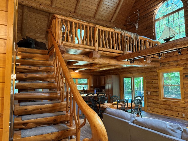 The Log Home “Shanoule” – 27715 Paid een Og’s Road
