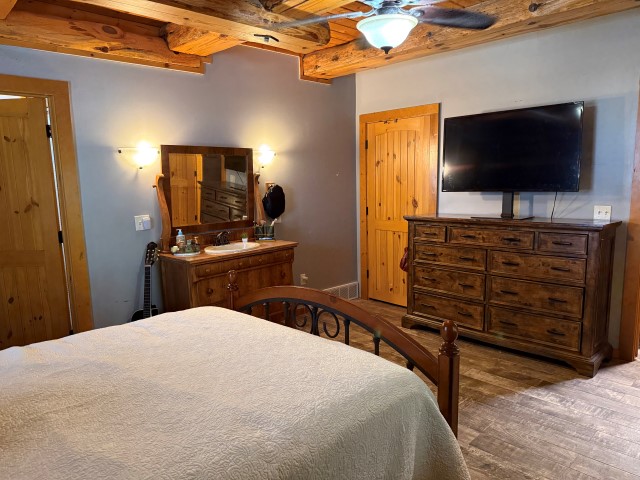 The Log Home “Shanoule” – 27715 Paid een Og’s Road