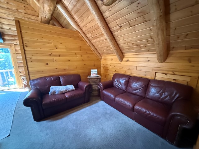 The Log Home “Shanoule” – 27715 Paid een Og’s Road