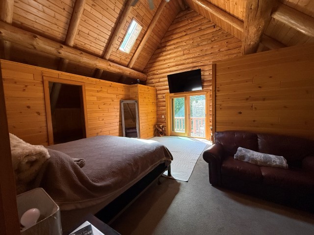 The Log Home “Shanoule” – 27715 Paid een Og’s Road