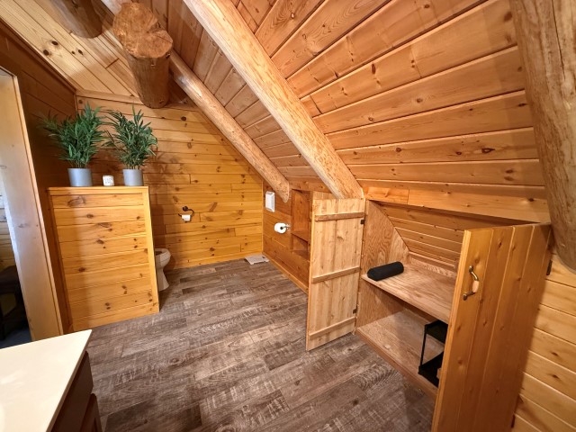 The Log Home “Shanoule” – 27715 Paid een Og’s Road