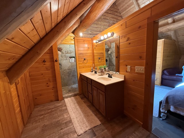 The Log Home “Shanoule” – 27715 Paid een Og’s Road
