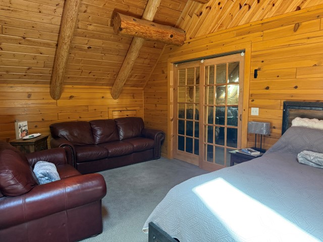 The Log Home “Shanoule” – 27715 Paid een Og’s Road