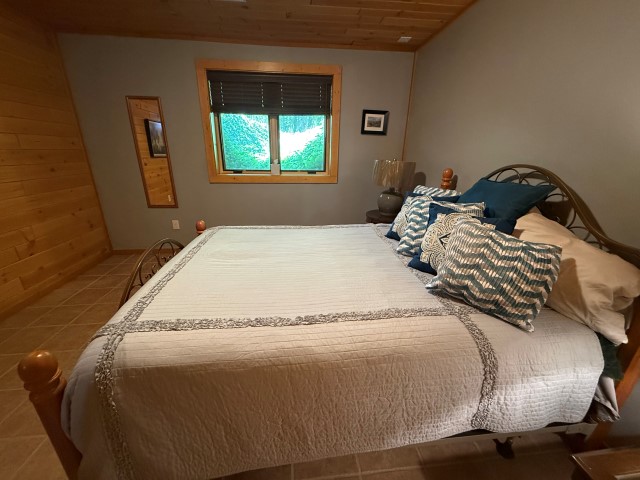 The Log Home “Shanoule” – 27715 Paid een Og’s Road