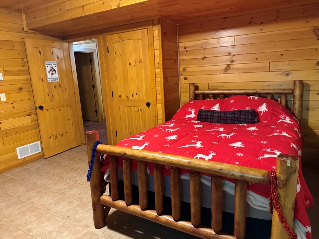 The Log Home “Shanoule” – 27715 Paid een Og’s Road