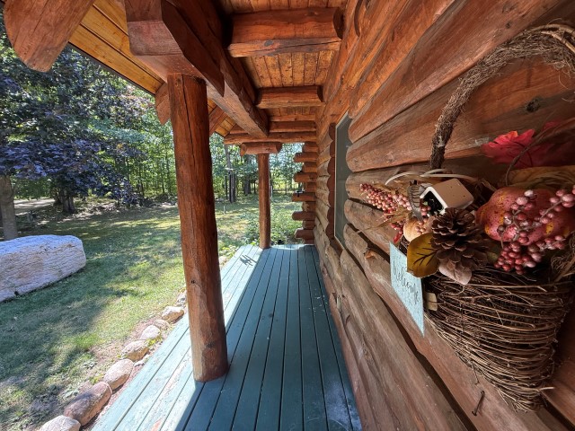 The Log Home “Shanoule” – 27715 Paid een Og’s Road