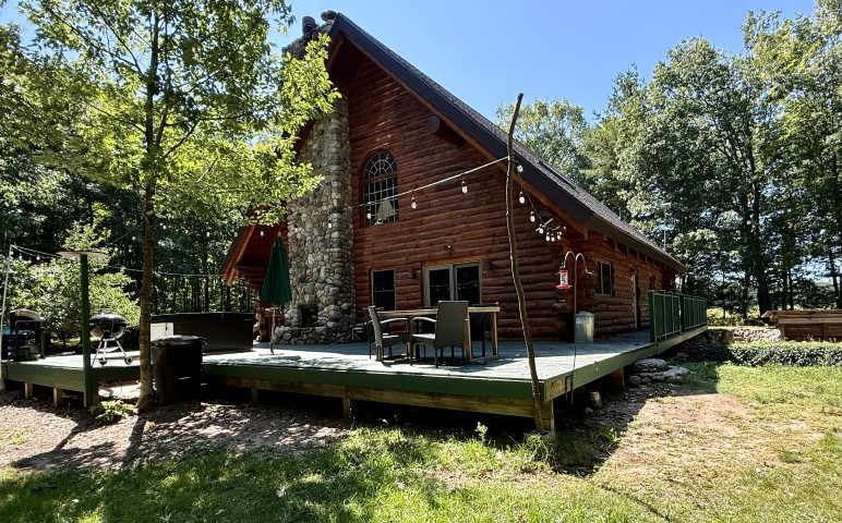 The Log Home “Shanoule” – 27715 Paid een Og’s Road