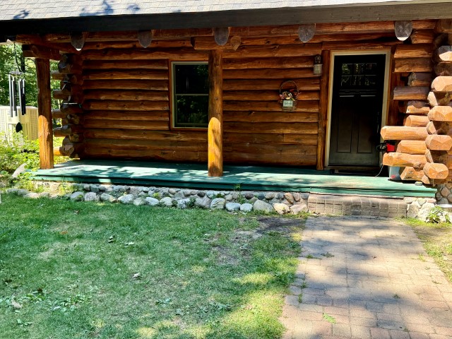 The Log Home “Shanoule” – 27715 Paid een Og’s Road